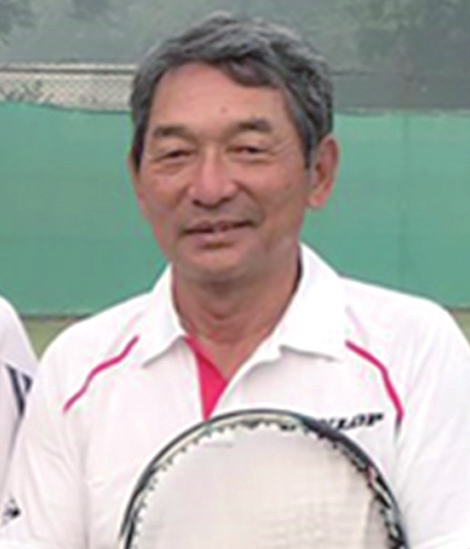 蠣間林 利男氏